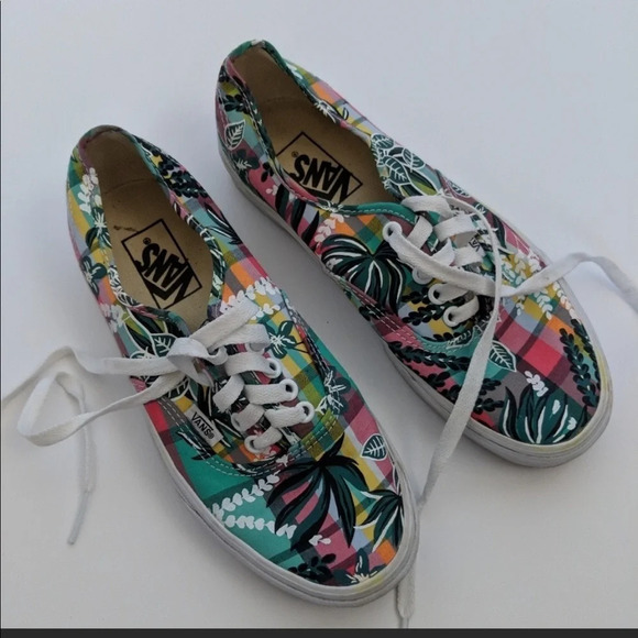 EUC WOMENS VANS - Picture 1 of 8